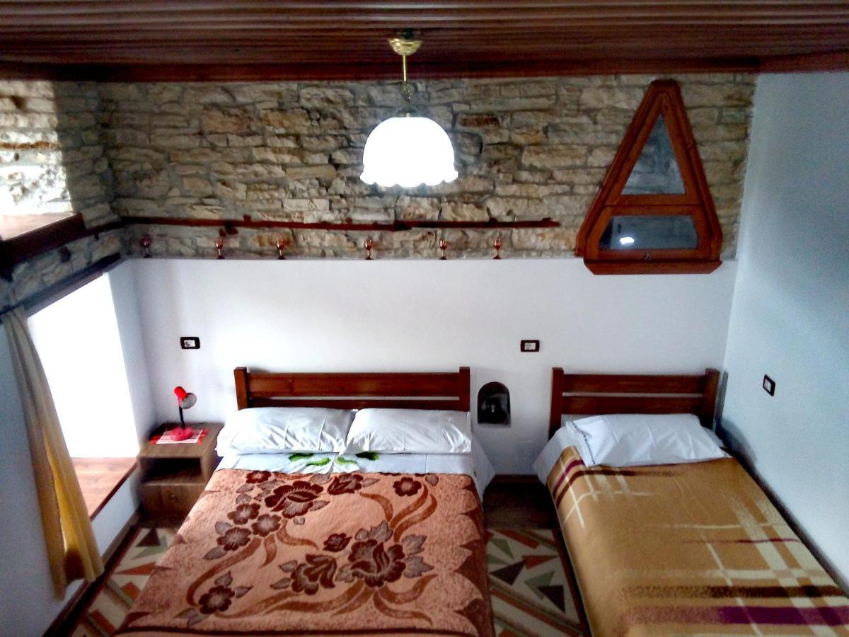 Ruols Guesthouse Gjirokastër 外观 照片